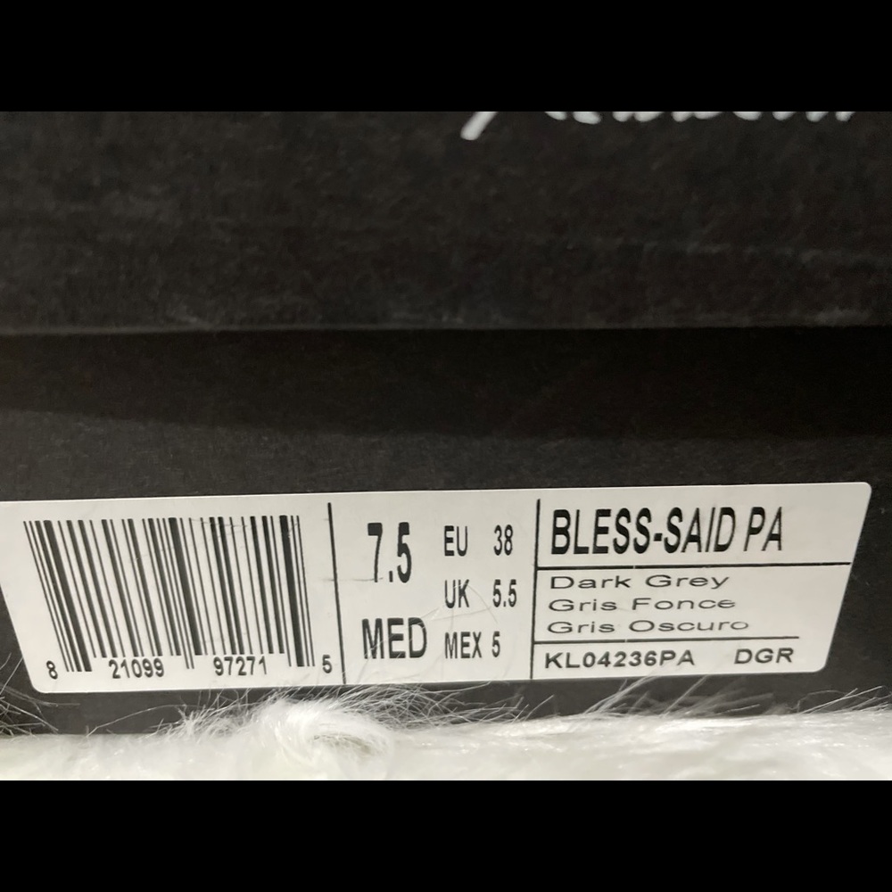 Kenneth Cole 'Bless-Said' Pump' - Picture 6 of 6